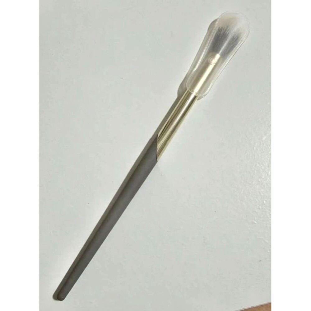 Complex Culture All Over Highlight Powder Brush